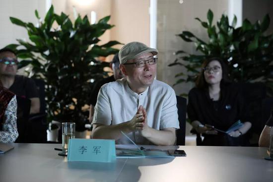 中央美术学院人文学院院长、博士生导师、教授李军先生