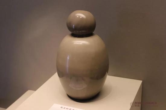 唐 越窑秘色瓷葫芦瓶 （618-907年）
