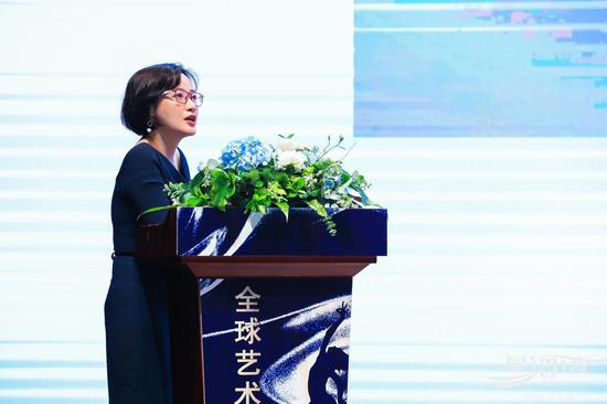 中国著名艺术策展人、全球艺术新势力创始人蒋冰