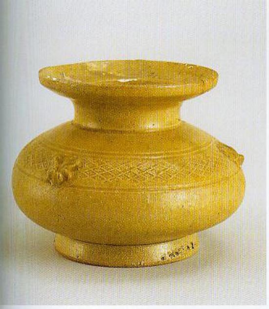 三国时期青瓷唾壶 图片来源：恭王府