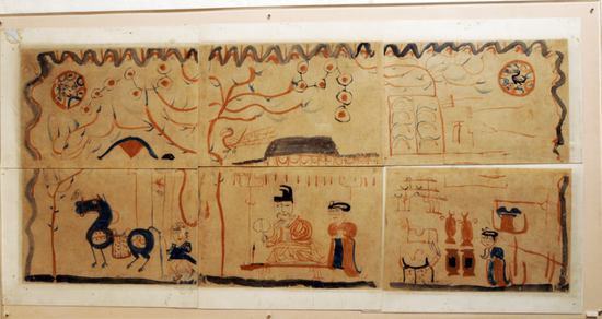 吐鲁番市阿斯塔那13号墓出土的东晋时期《墓主人生活图》纸画。 （新疆博物馆收藏）