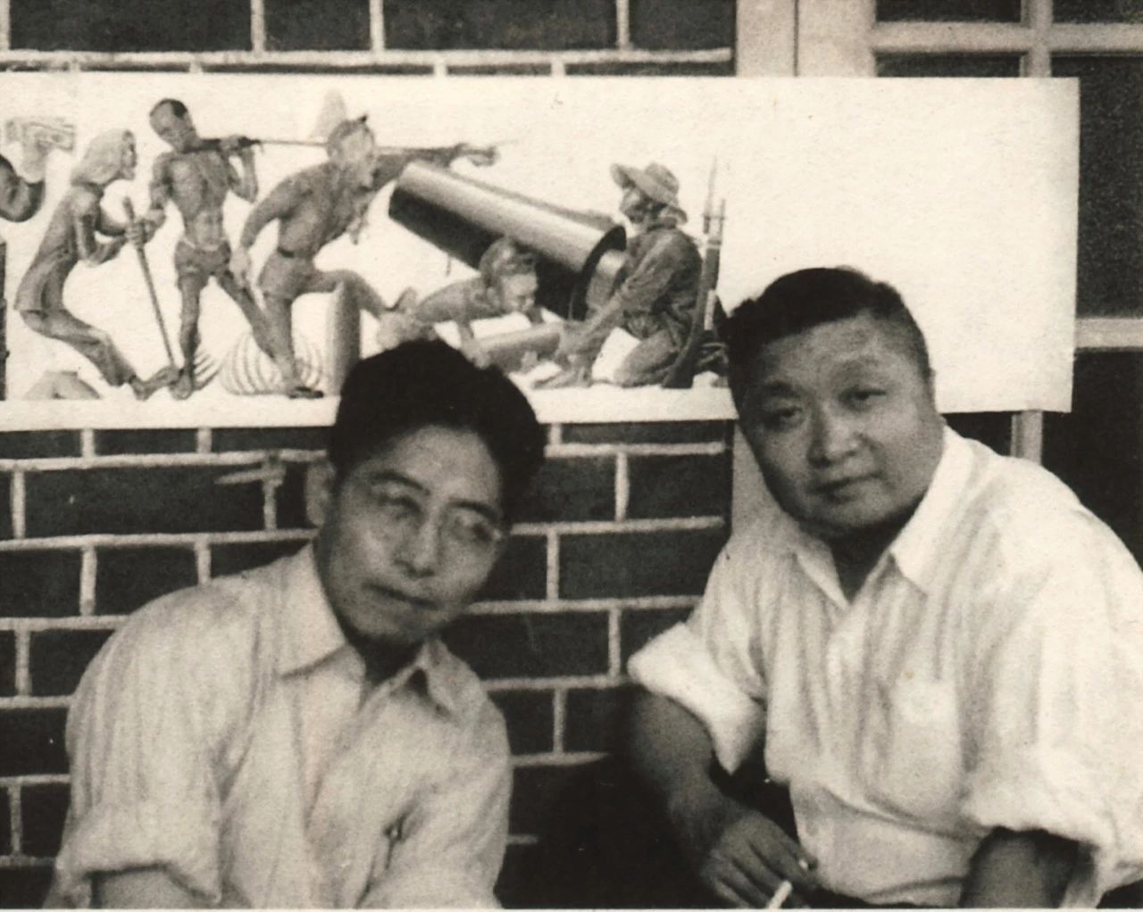 1947年,张光宇和丁聪在香港