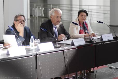 新闻发布会右起德中文化交流基金会张彧女士（右一），国家博物馆总馆长Michael Eissenhauer先生（中），国立美术馆馆长Udo Kittelmann先生（左一）
