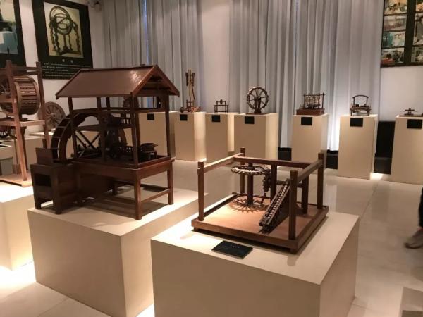 山西某企业展馆中展出的上海某著名大学中原有与中国古代科技史