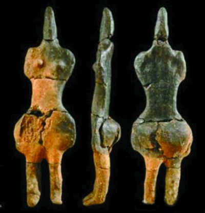 法国出土约6000年前女性雕像