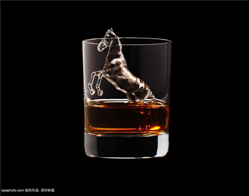 威士忌里的3D迷你雕塑