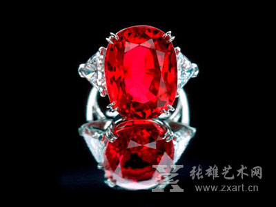  “鸽血红”宝石钻戒