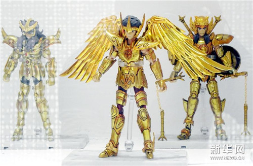 “黄金圣斗士”人物玩偶