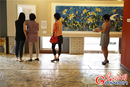 黄永玉书画展暨逗园开园仪式