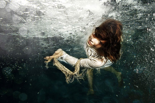 精心又略带不经意的水下唯美摄影作品欣赏