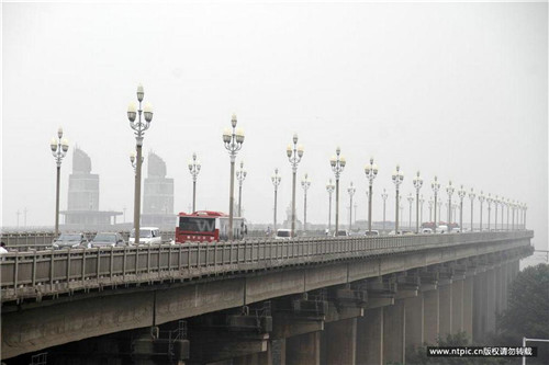 南京长江大桥首次跻身文物行列