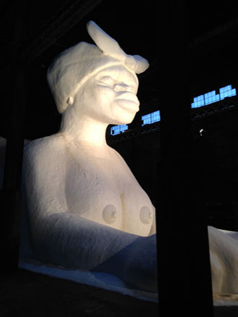 卡拉·沃克（Kara Walker）"A Subtlety"
