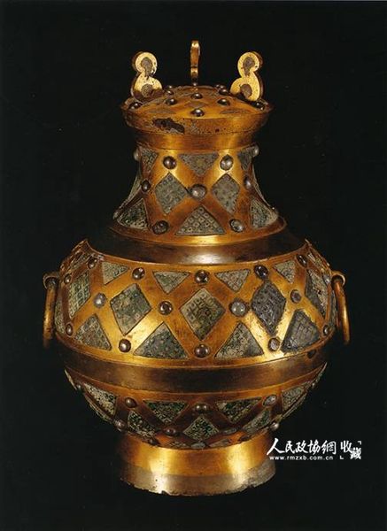 　嵌琉璃乳钉纹鎏金铜壶 河北省博物馆