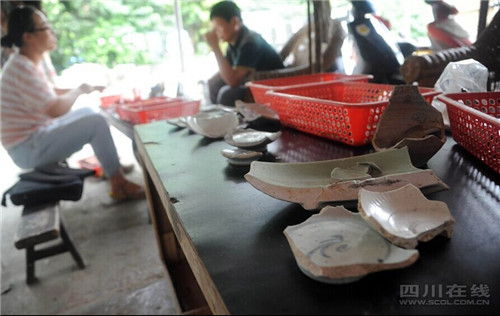 成都“蜀王府”遗址发掘首次发现大型沉木群