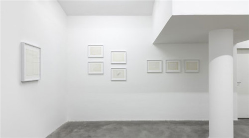 斯蒂林诺维奇个展“White Absence”