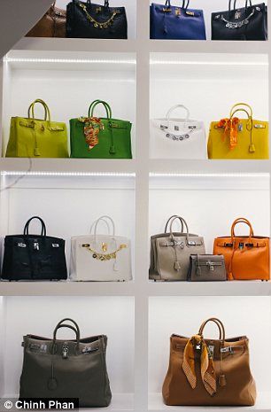 前德州小姐展示奢侈品收藏