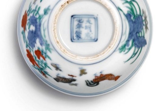   这只公元1465年至1487年的“鸡缸杯” 是现存19只中的一只。