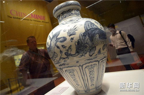 新加坡亚洲文明博物馆举行的“瓷风雅艺”媒体预展上展出的瓷器
