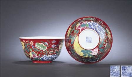 清 珊瑚红地洋彩九秋纹碗(一对)