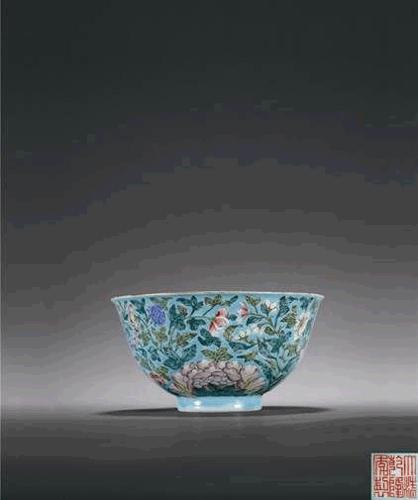 清乾隆 松石绿地粉彩九秋图碗