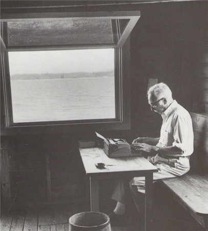 E.B.怀特 （E.B. White），作家