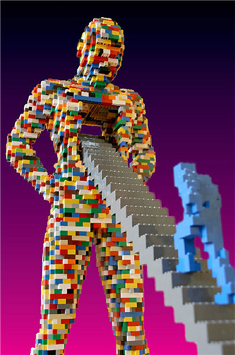 纽约艺术家Nathan Sawaya和 LEGO 在一起的艺术人生