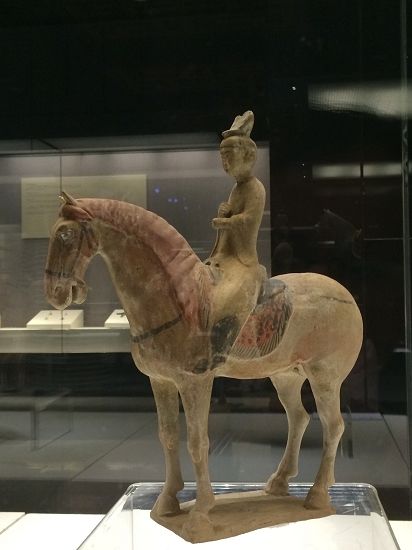 展出现场的部分古代骑马俑