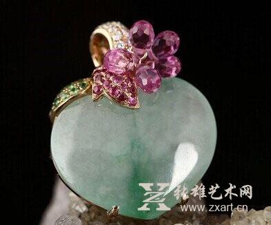   天然翡翠桃子吊坠 起拍价 ￥ 11,200