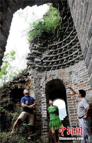 江西“半边神塔”历经500年不倒