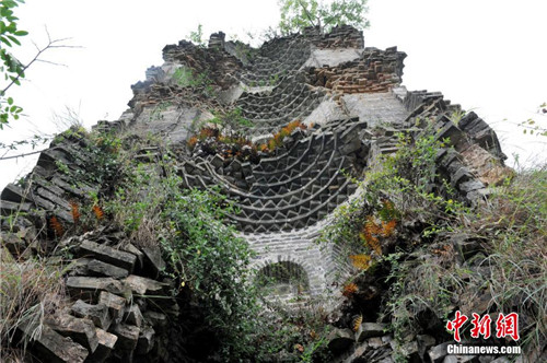江西“半边神塔”历经500年不倒