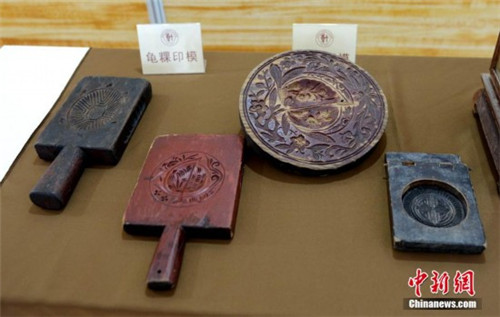 古代月饼生产工具亮相厦门