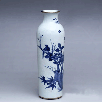 清顺治青花洞石花鸟图筒 成交价：RMB 397,,000