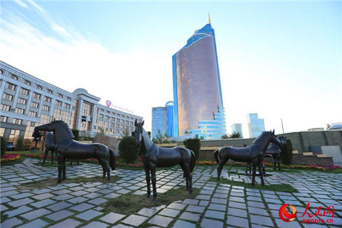 哈萨克斯坦首都阿斯塔纳城市雕塑