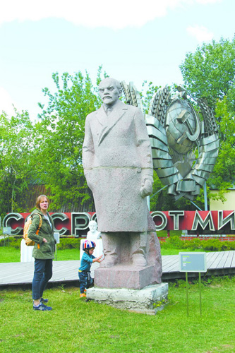 “倒下的英雄雕塑公园”：莫斯科英雄雕塑“收容所”