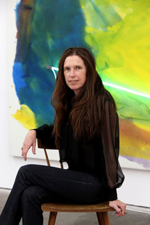 画家Mary Weatherford赢得艺术家传承基金2014艺术家奖