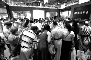   这样的场景只存在于金店的回忆中