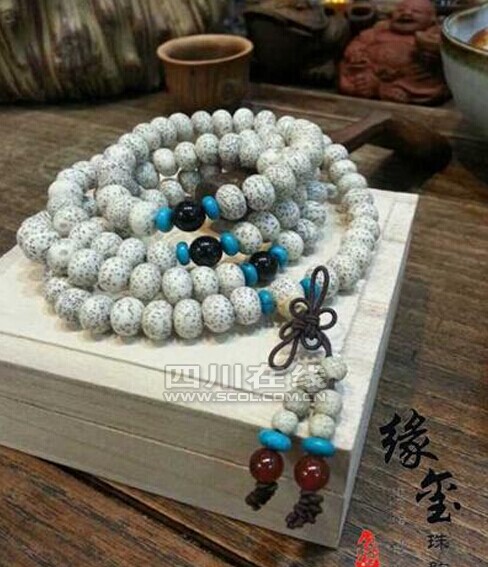 90后绵阳妹子候毅设计的星月菩提子手串