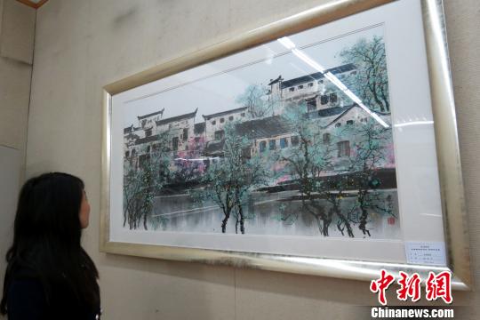   《秋浦歌诗》水墨徽韵书画展11日在合肥揭幕　陈佳悦　摄