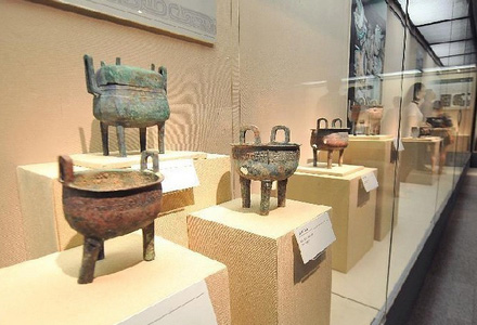 西周霸国墓地出土文物在澳门展出