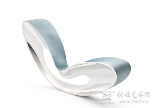 朗·阿拉德（Ron Arad）的《Blo Viod 4 (蓝色)》