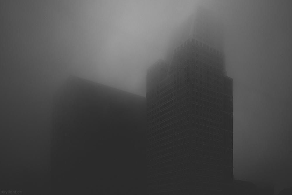 当城市遭遇云雾