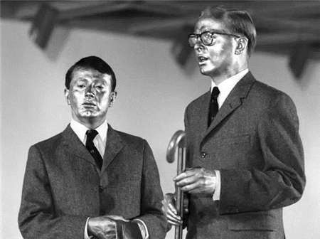 “吉尔伯特与乔治双人组”，艺术圈最有爱的Gay Couple！