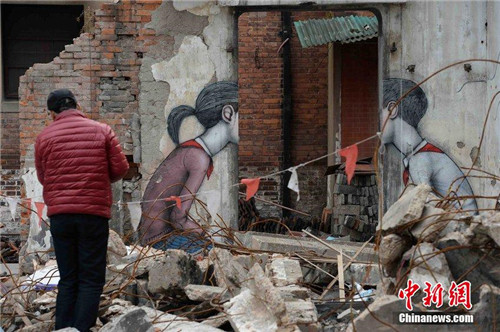 法艺术家在上海拆迁基地涂鸦走红网络