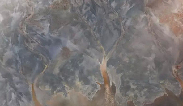   西班牙安达卢西亚，从3000英尺高度俯视沙漠，景象如火星表面。