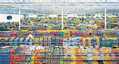 Andreas Gursky 《99 Cent IIDiptychon》2001年，335万美元