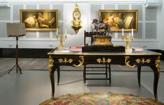 18世纪中法古代家具艺术展即日亮相两依藏博物馆