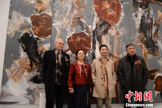    金善与嘉宾合影 