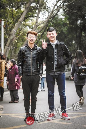 ▲来自西安中学的李鑫和小梁，两人今年已经一起参加了多场艺考了。
