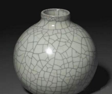 Lot 3243 南宋/元 哥窑水丞 高7.3cm