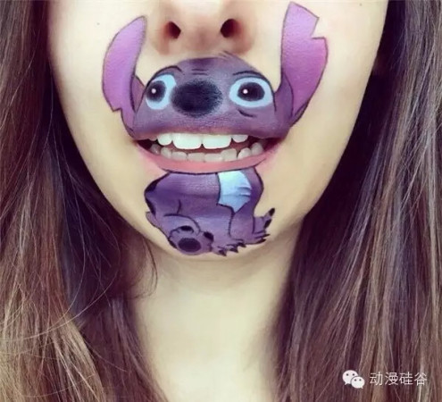 艺术家在嘴巴上画出知名卡通形象（组图）
